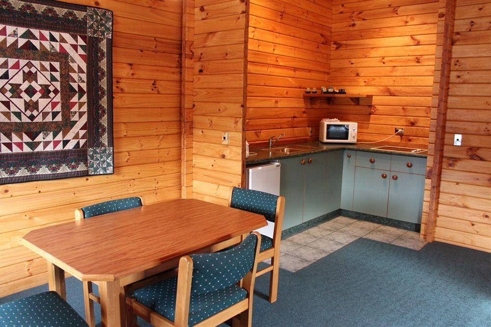 Alpine Lodge *