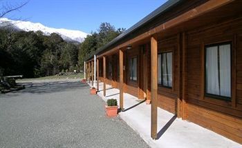 Alpine Lodge *